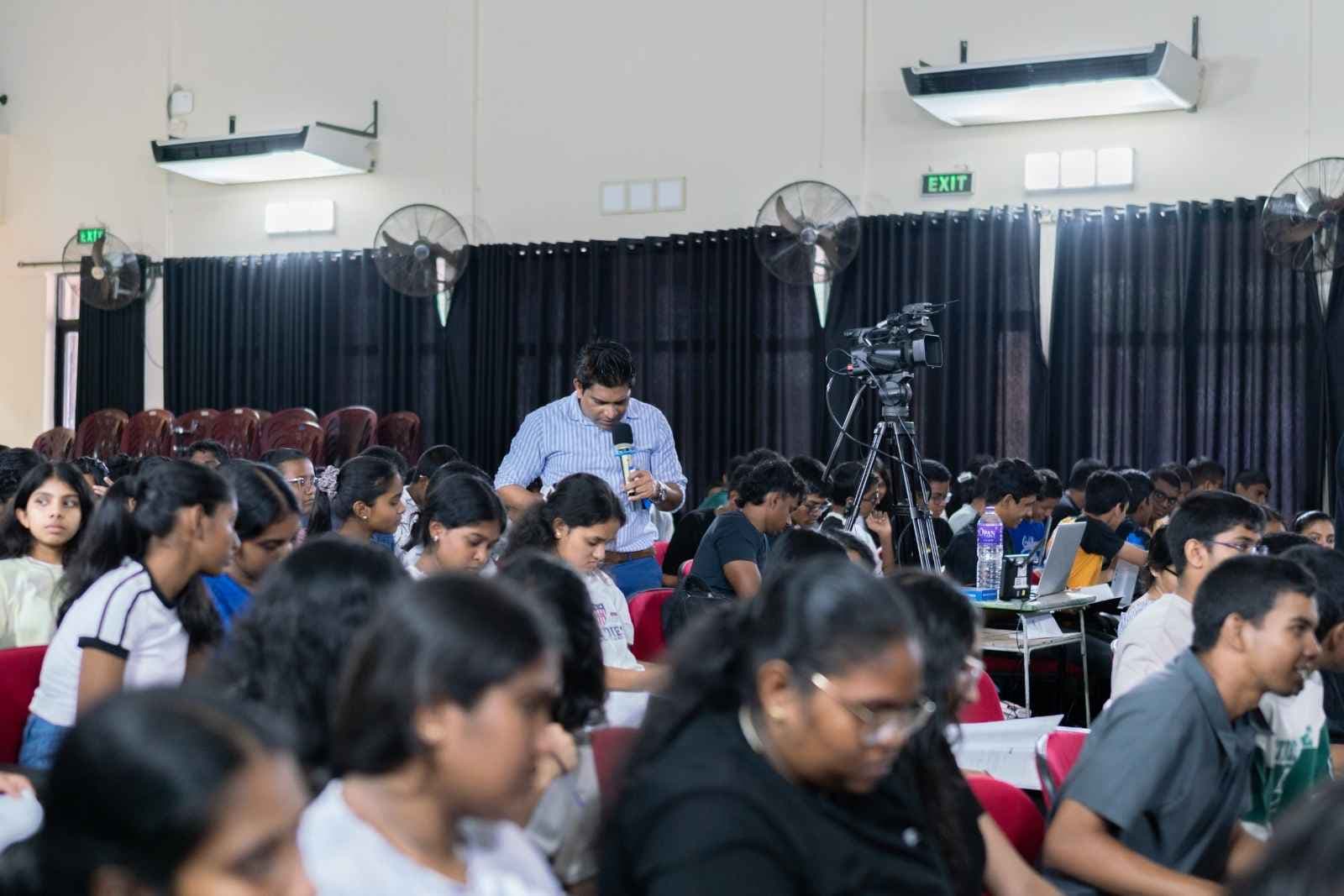 Big Blast Seminar — moment 4