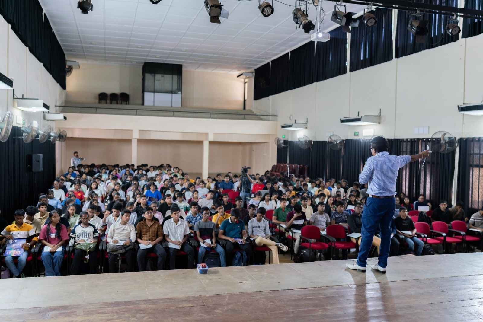 Big Blast Seminar — moment 7